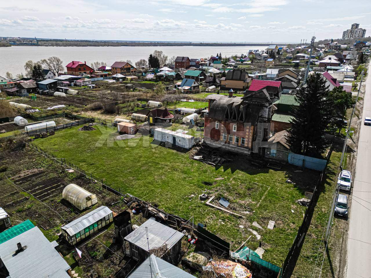 Продам земельный участок 1900 м.кв.