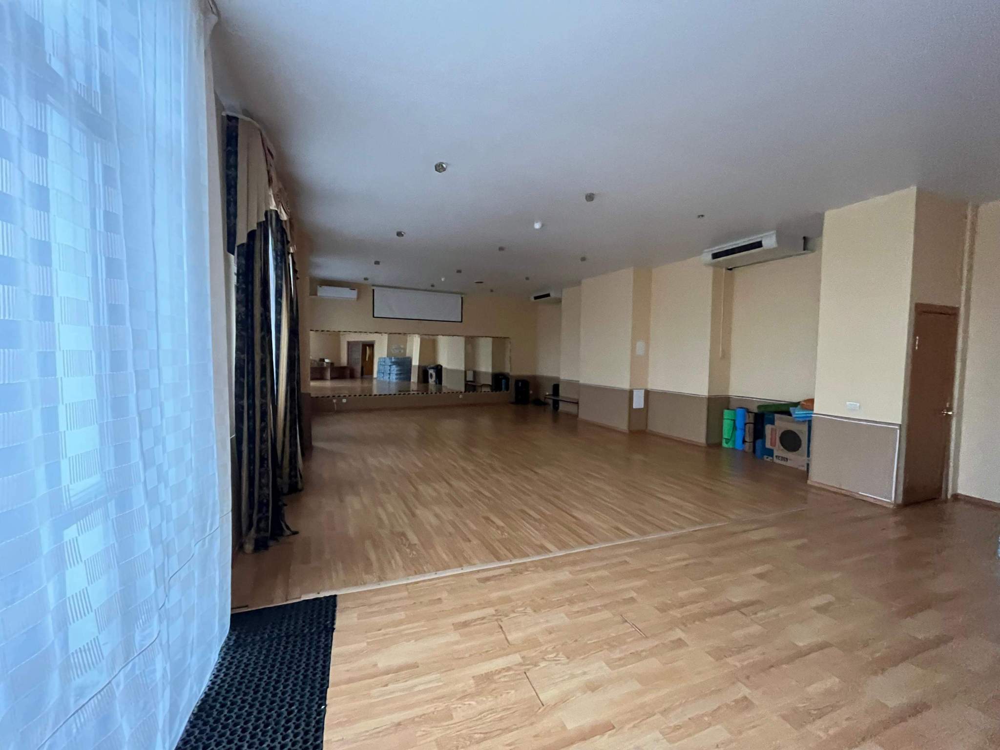 Продам торговое помещение 6238.7 м.кв.