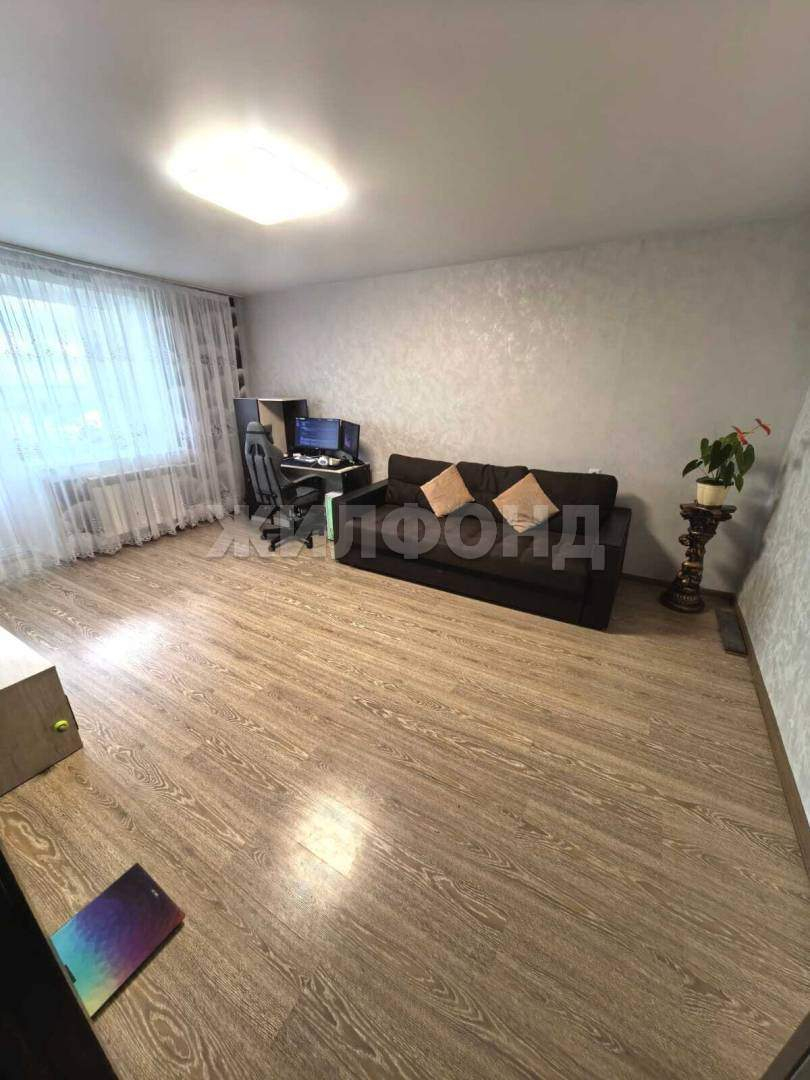 Квартира на продажу в Брянске, Брянского Фронта улица, 20 фото №2