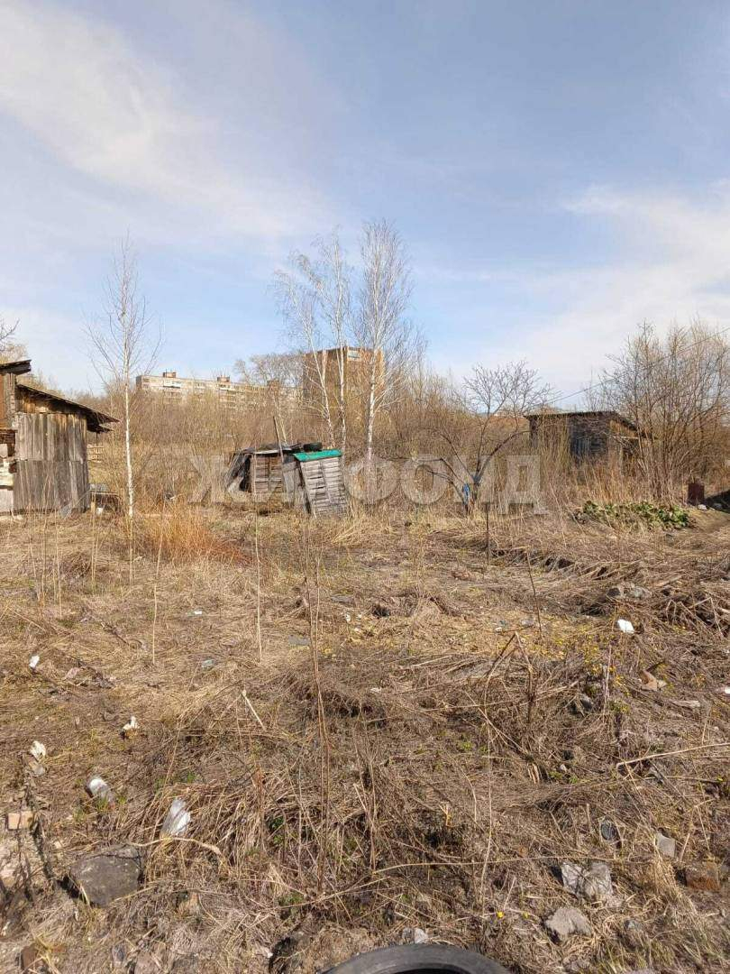 Продам земельный участок 1200 м.кв.