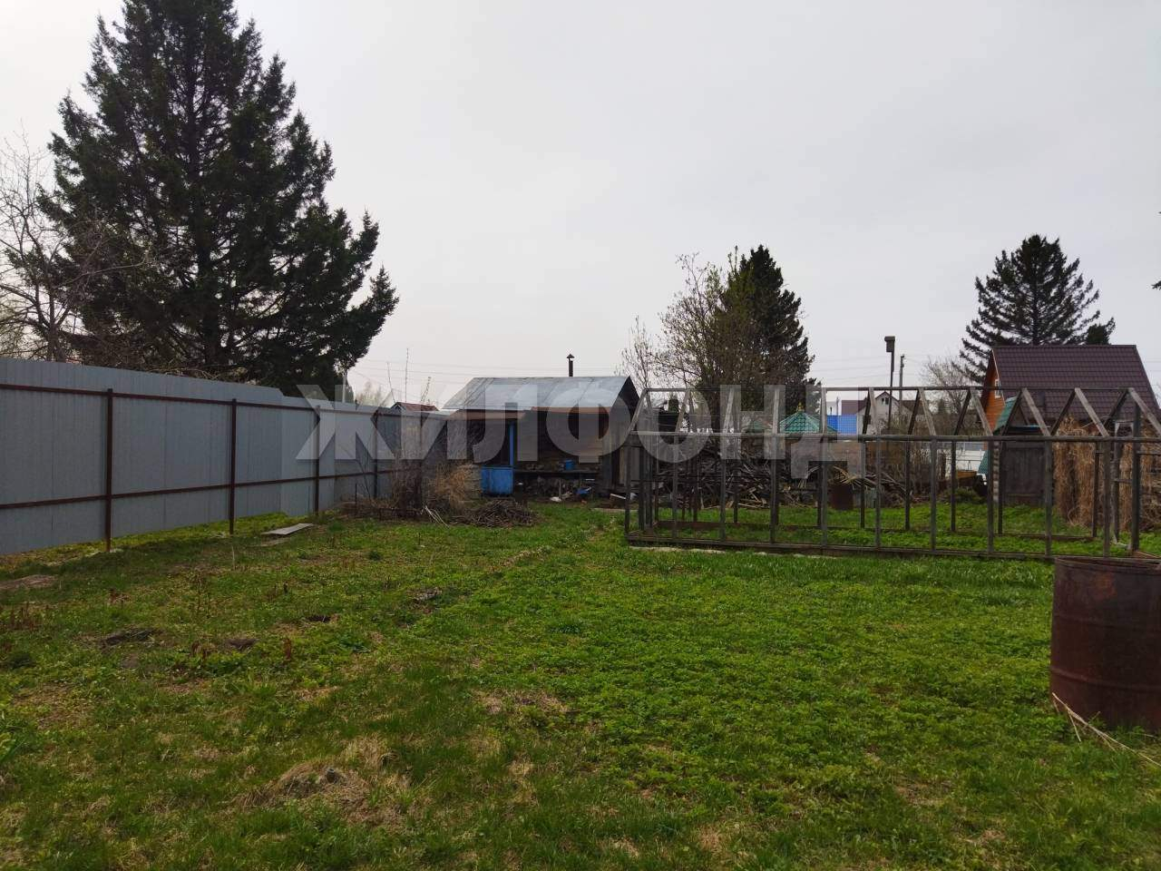 Продам земельный участок 701 м.кв.