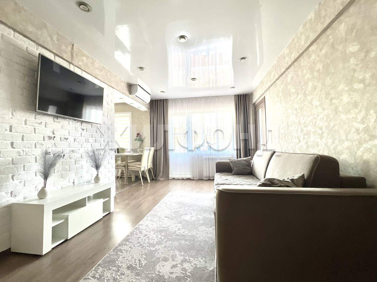 Квартира на продажу в Иркутске, Добролюбова улица, 12 фото №0