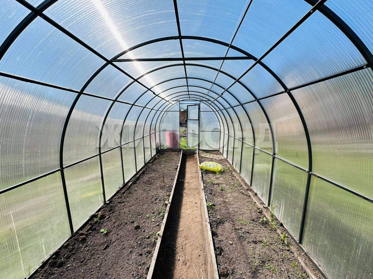 Продам земельный участок 659 м.кв.