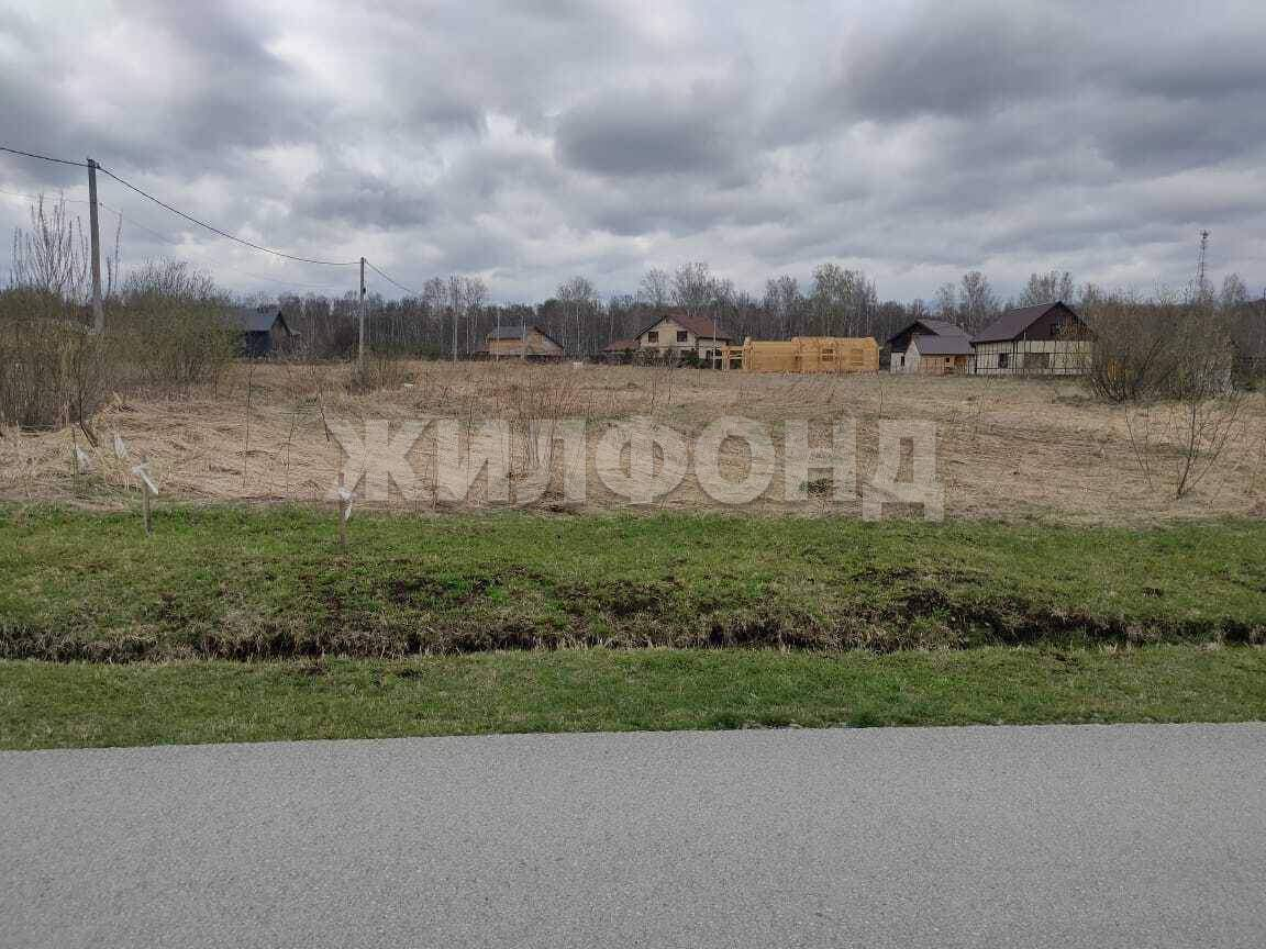 Продам земельный участок 700 м.кв.