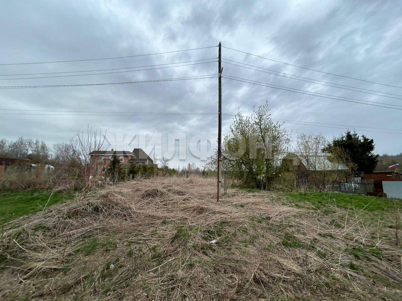 Продам земельный участок 1517 м.кв.