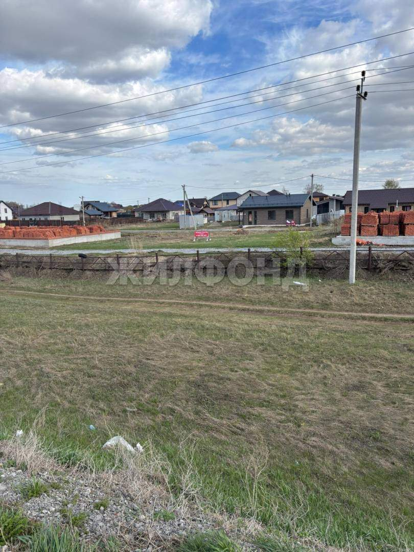 Продам земельный участок 1086 м.кв.
