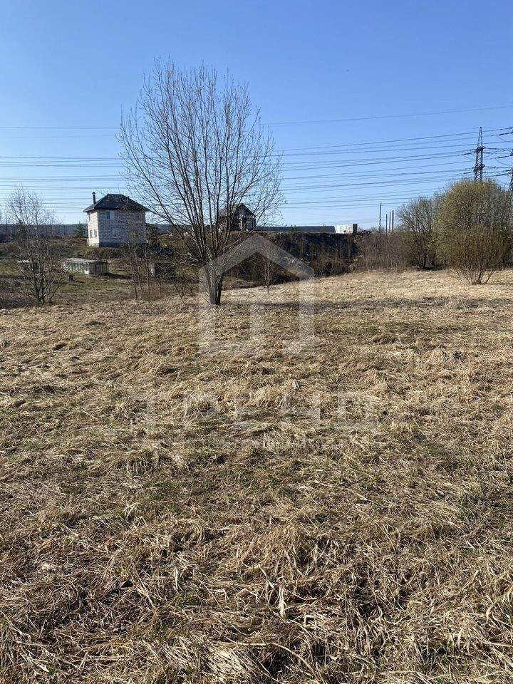 Продам земельный участок 700 м.кв.