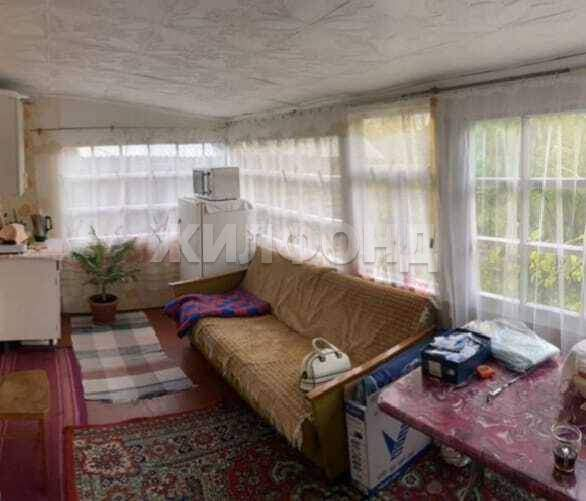 Продам земельный участок 700 м.кв.