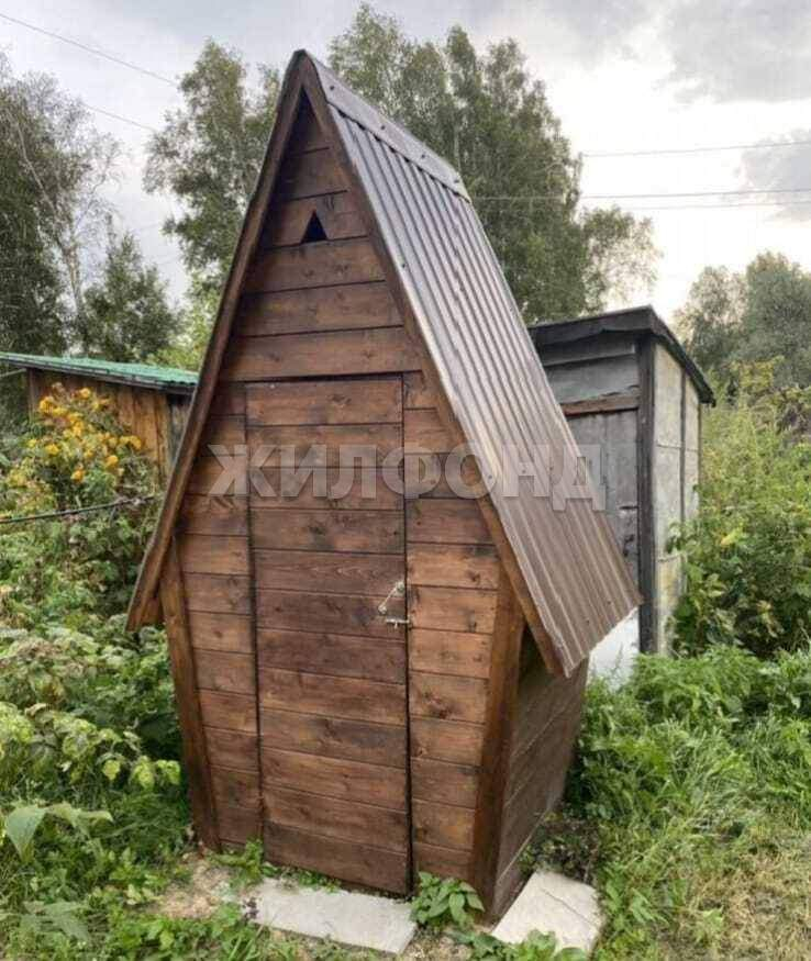 Продам земельный участок 700 м.кв.