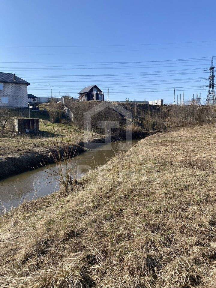 Продам земельный участок 700 м.кв.