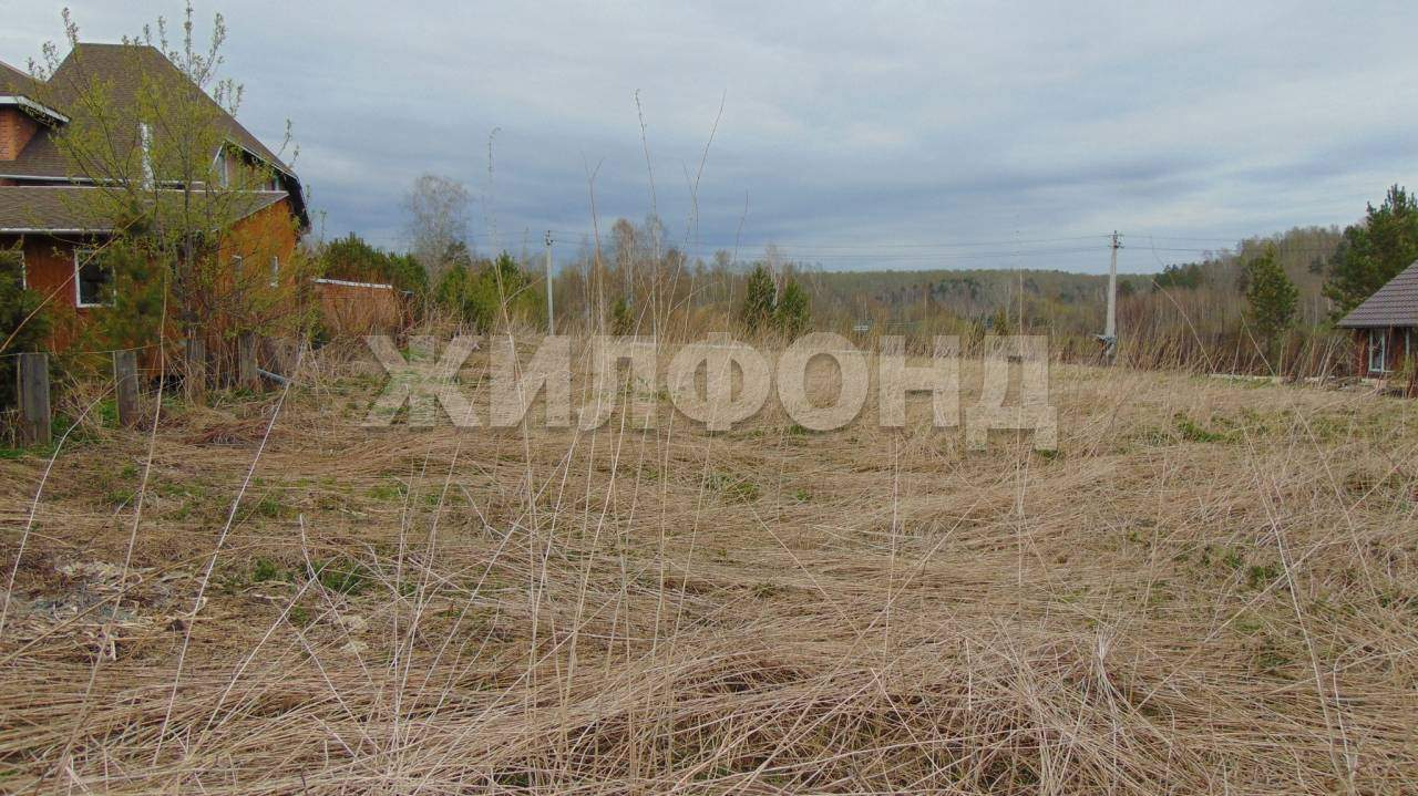 Продам земельный участок 1517 м.кв.