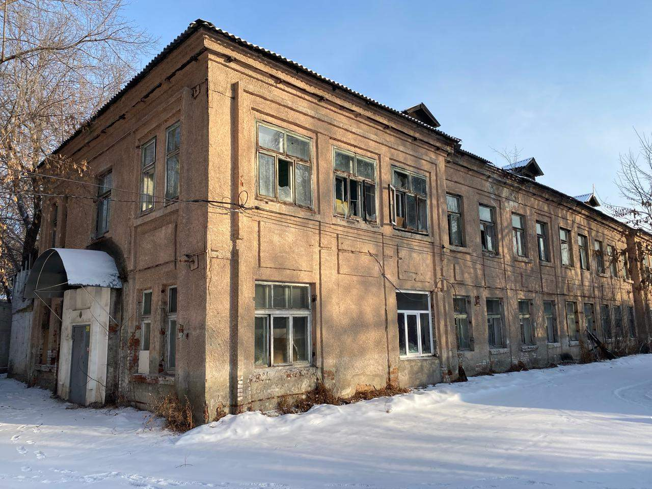 Продам торговое помещение 1376.2 м.кв.
