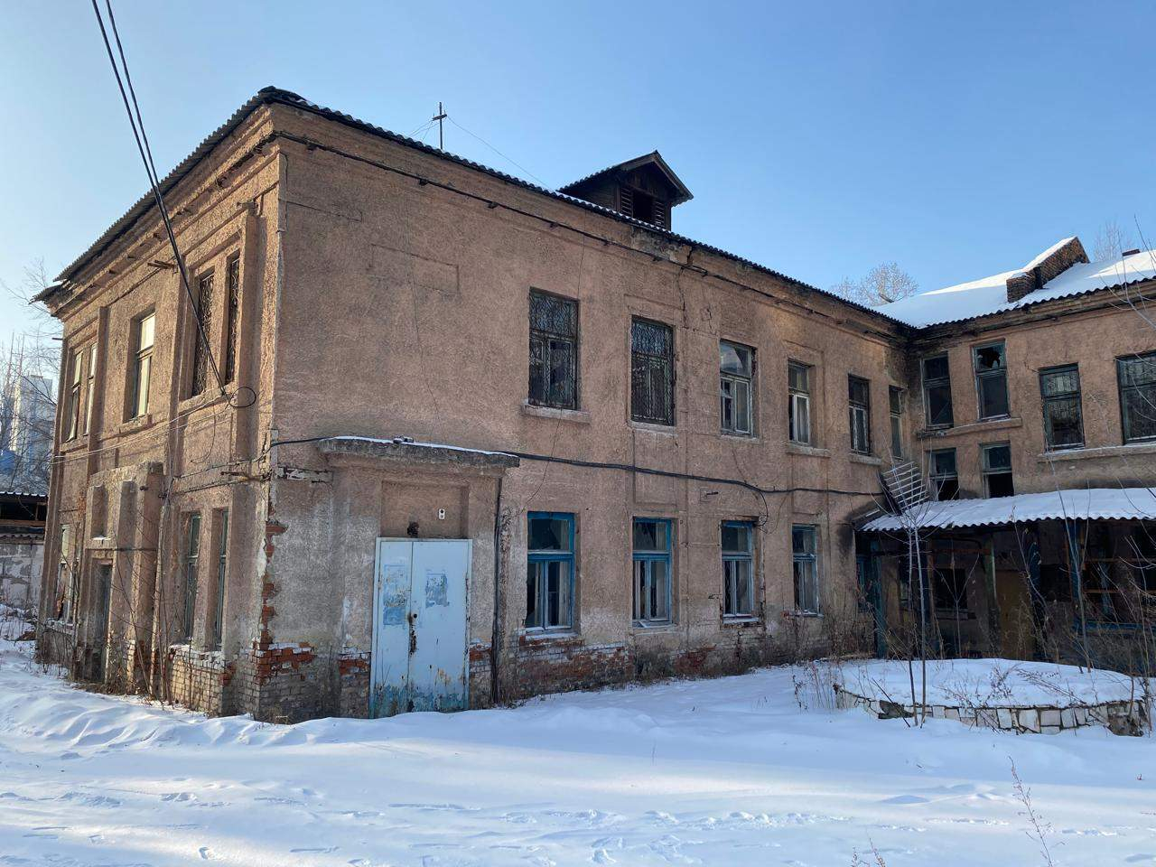 Продам торговое помещение 1376.2 м.кв.