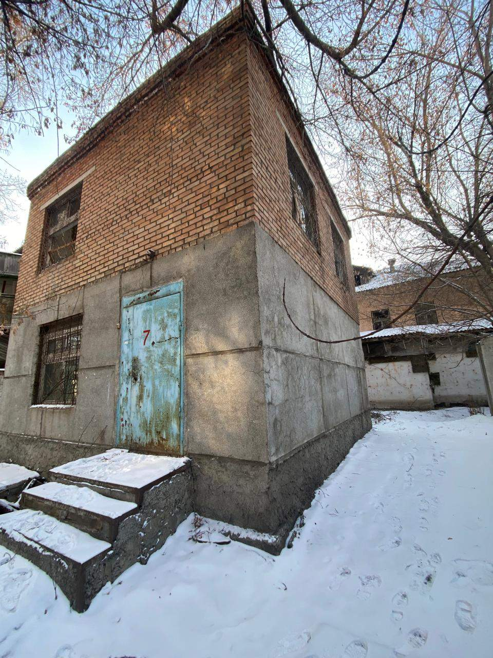 Продам торговое помещение 1376.2 м.кв.