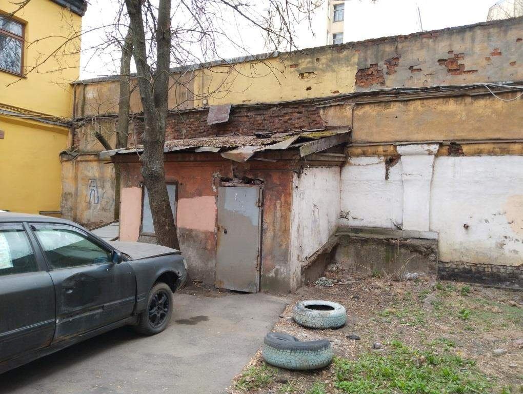 Продам торговое помещение 8.8 м.кв.