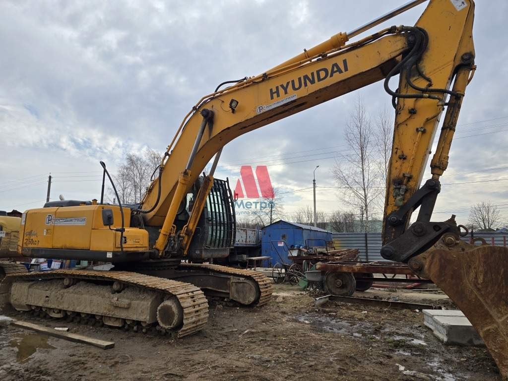 Продам торговое помещение 2100 м.кв.