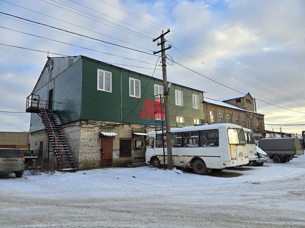 Продам торговое помещение 2100 м.кв.