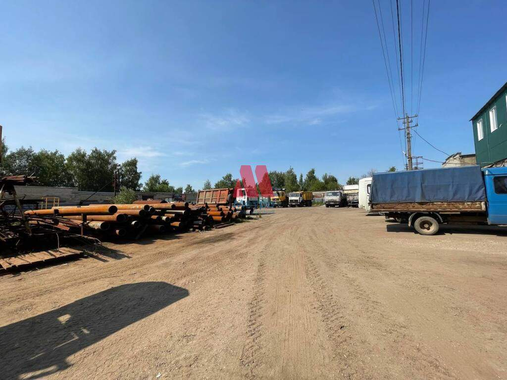 Продам торговое помещение 2100 м.кв.
