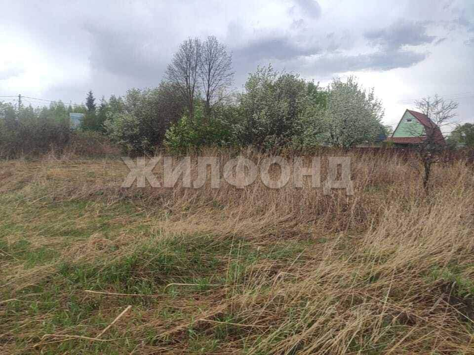 Продам земельный участок 1200 м.кв.