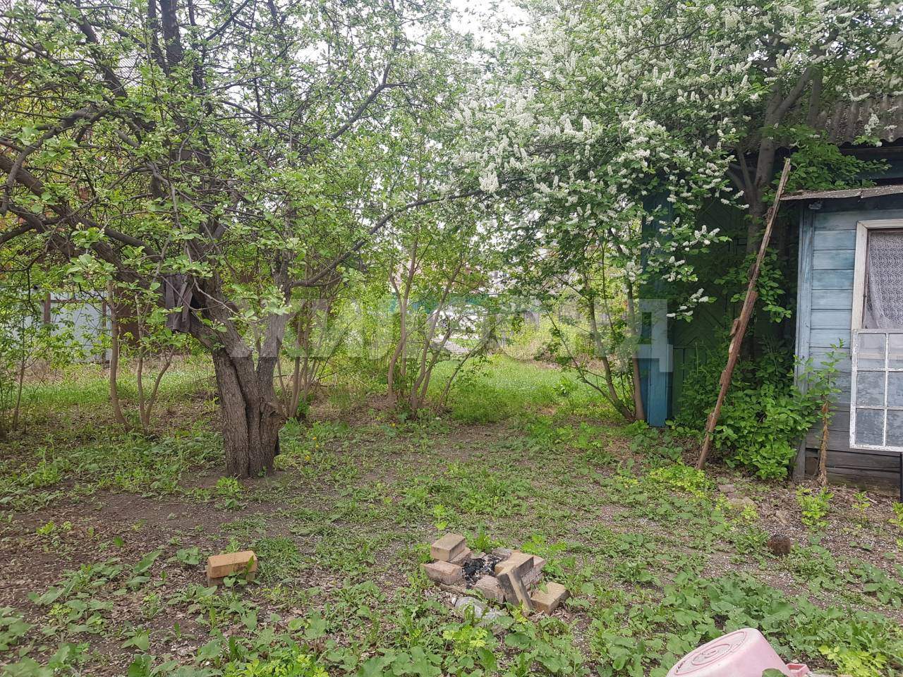 Продам земельный участок 1800 м.кв.