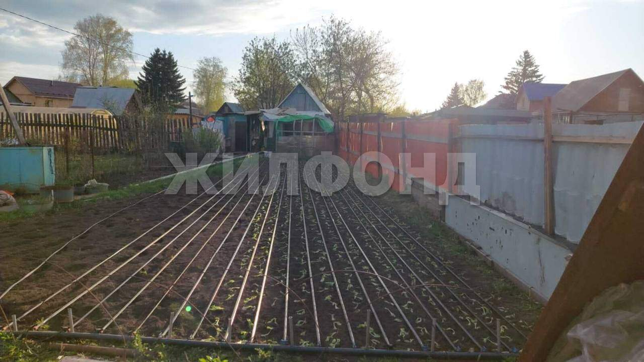 Продам земельный участок 660 м.кв.