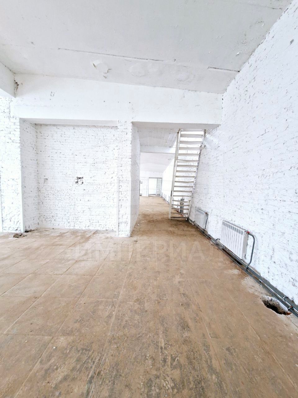 Продам торговое помещение 1046 м.кв.