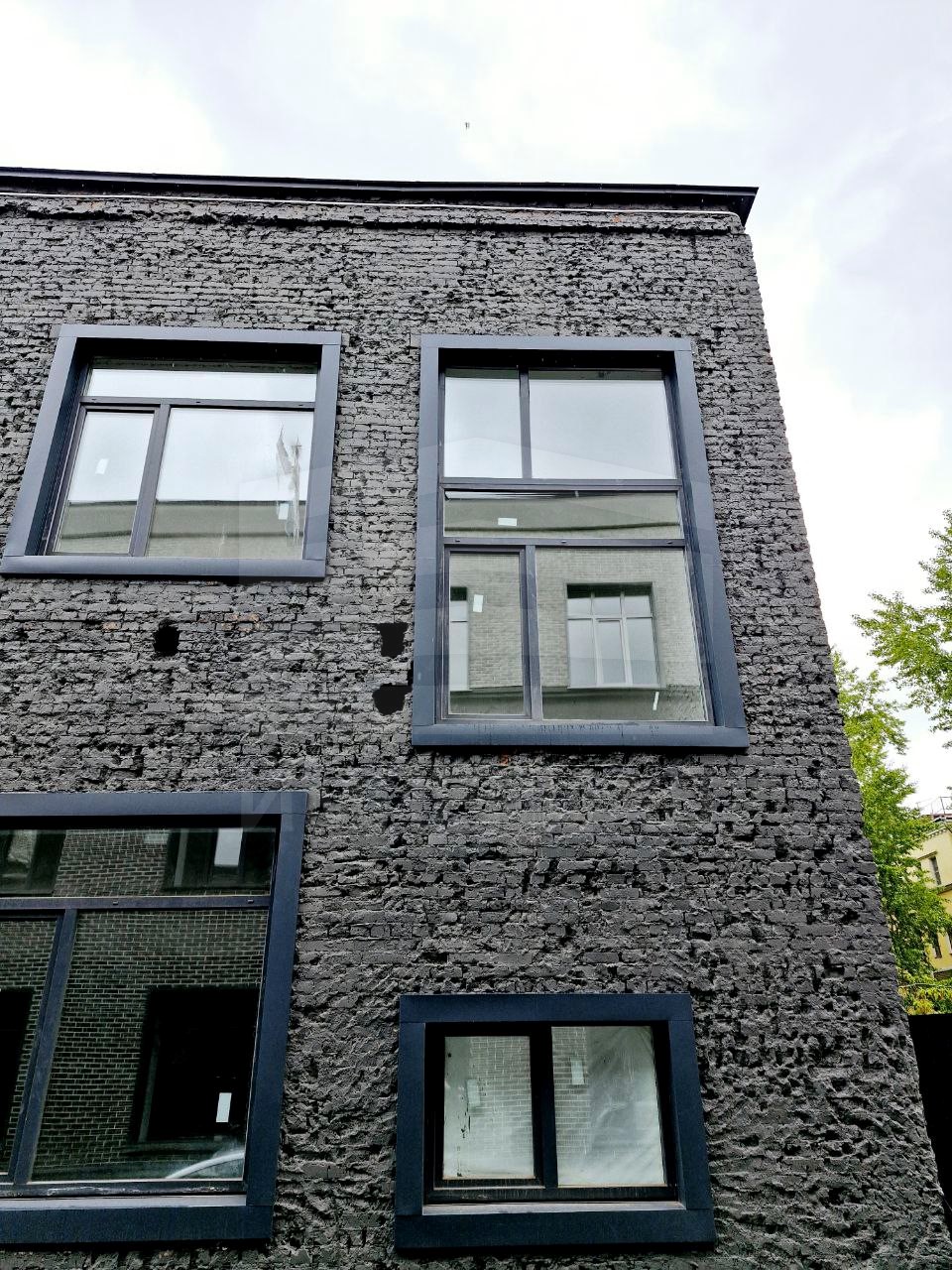 Продам торговое помещение 1046 м.кв.