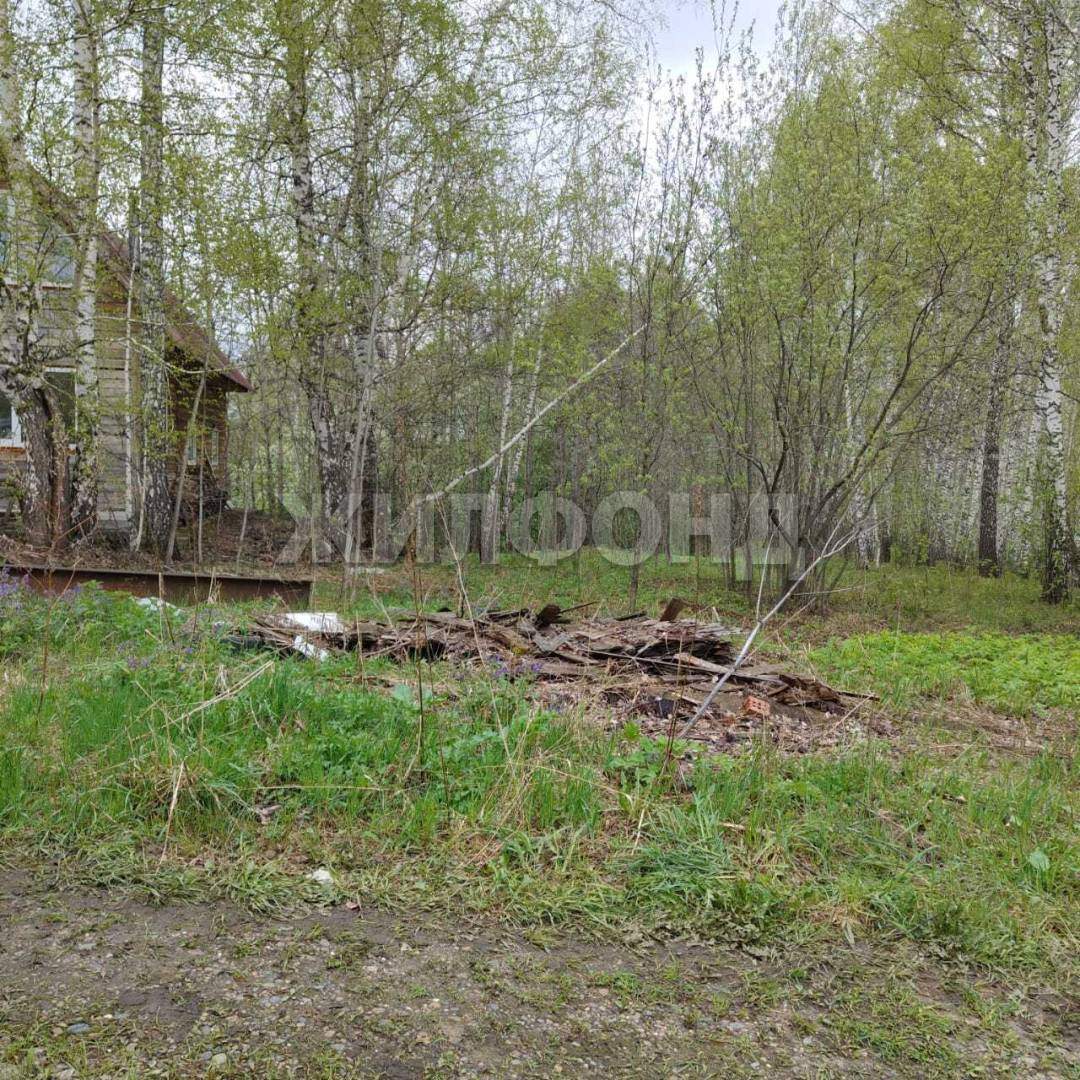 Продам земельный участок 704 м.кв.