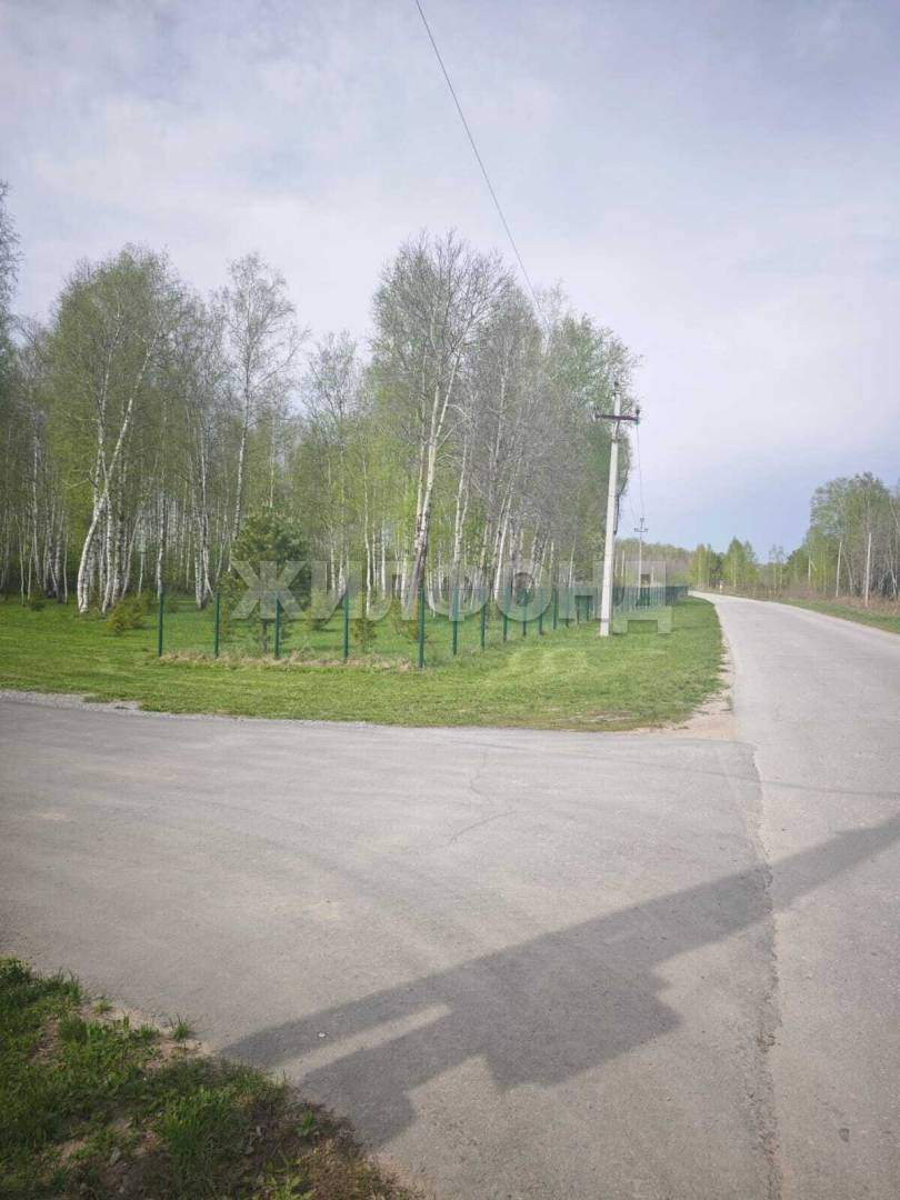 Продам земельный участок 597 м.кв.