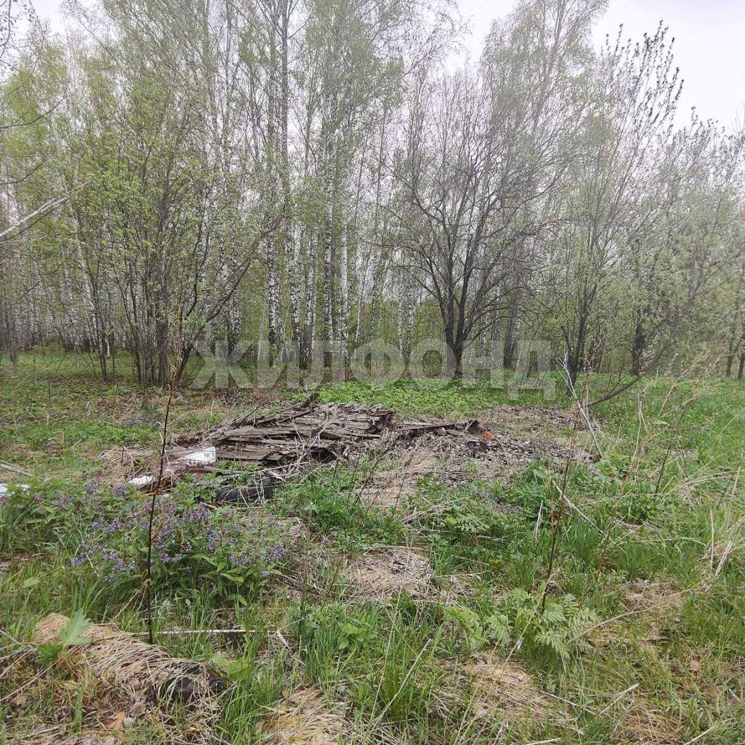 Продам земельный участок 704 м.кв.