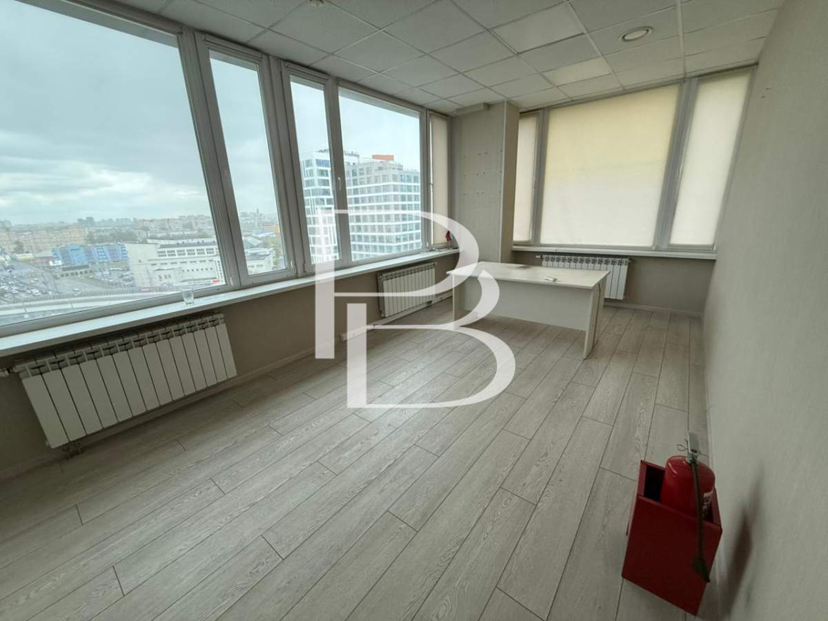 Сдам в аренду офис 1246 м.кв.