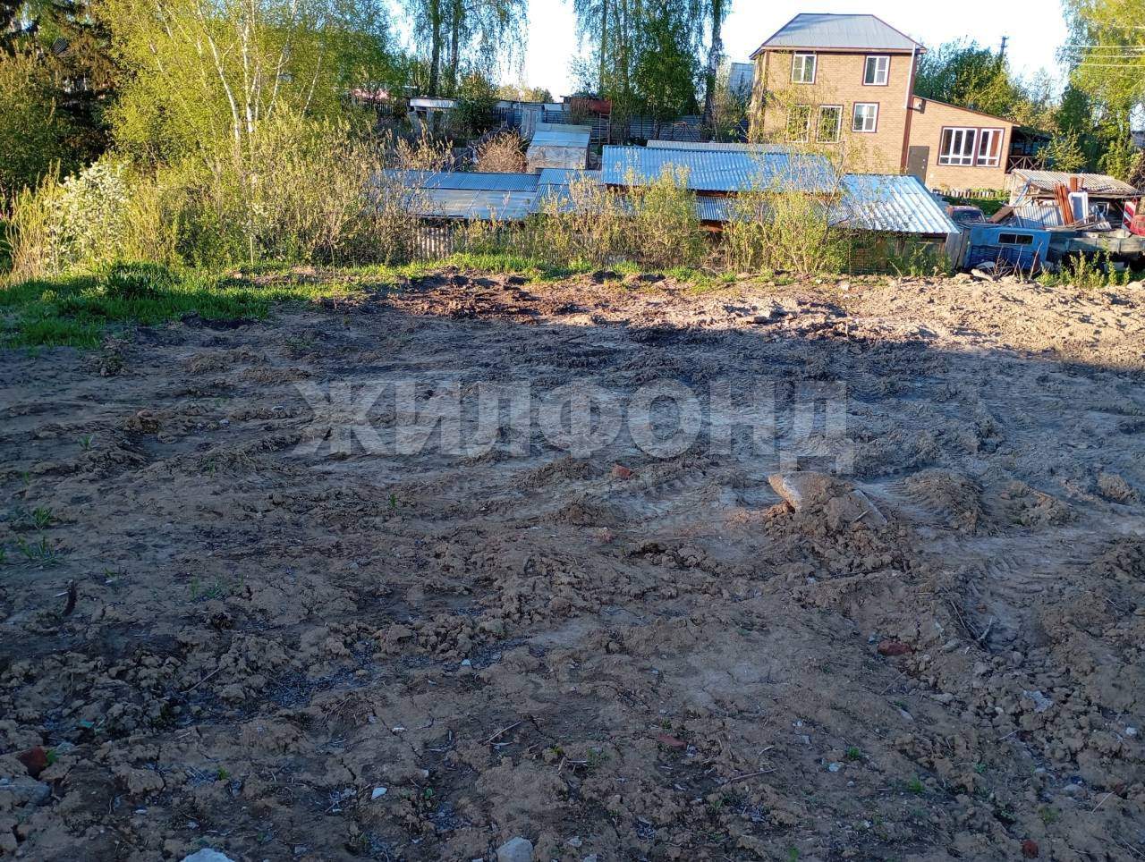 Продам земельный участок 1152 м.кв.