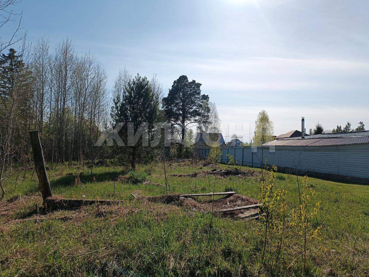 Продам земельный участок 1500 м.кв.