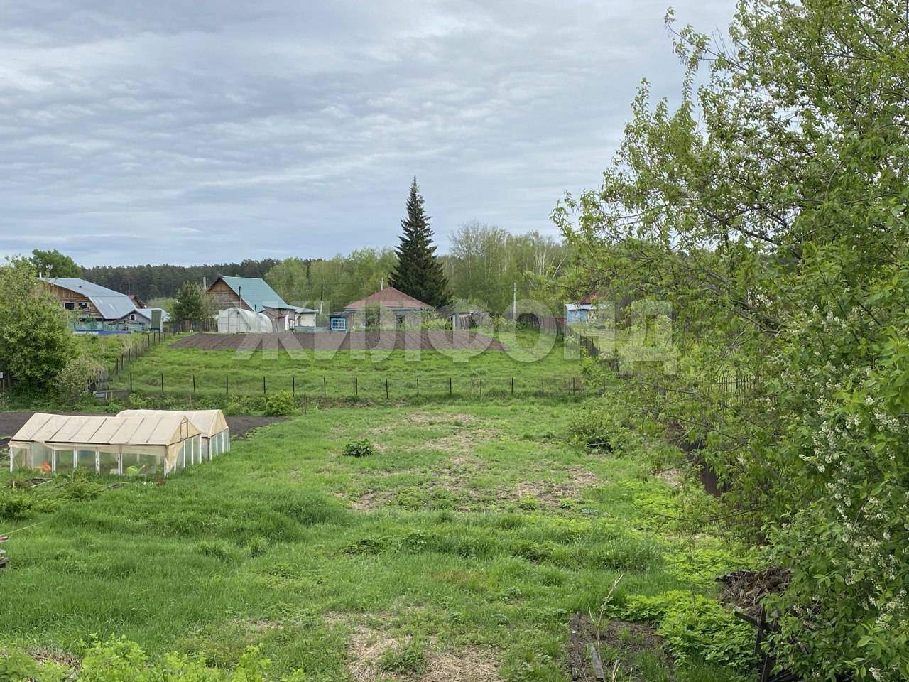 Продам земельный участок 640 м.кв.