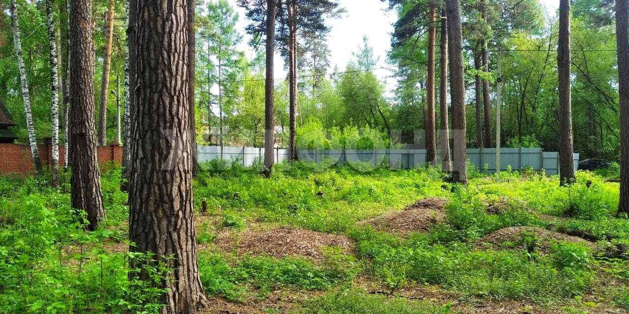 Продам земельный участок 1500 м.кв.