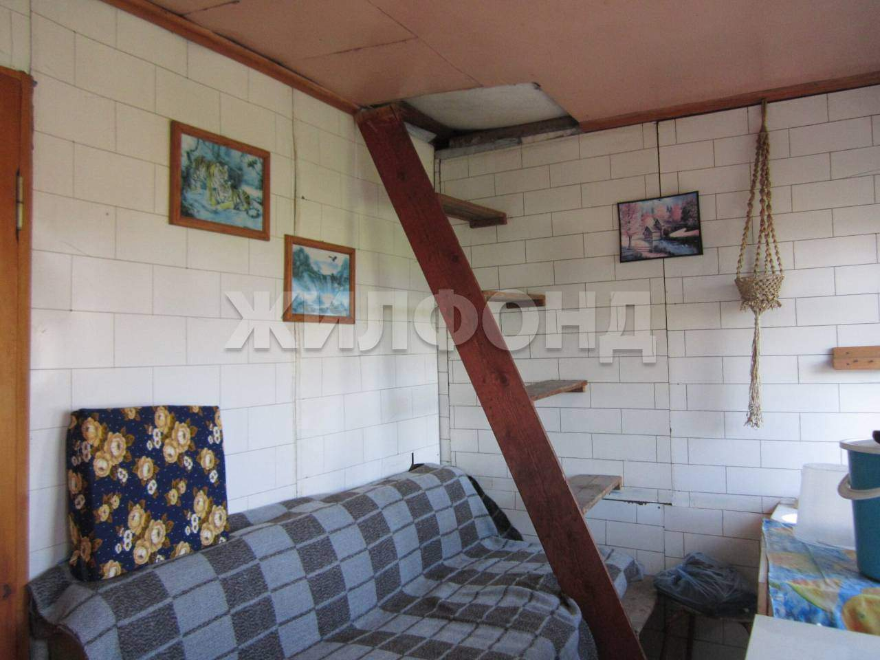 Продам земельный участок 599 м.кв.