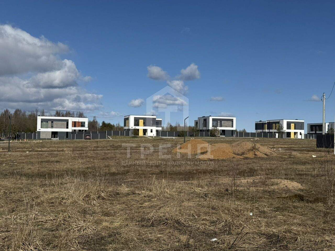 Продам земельный участок 652 м.кв.