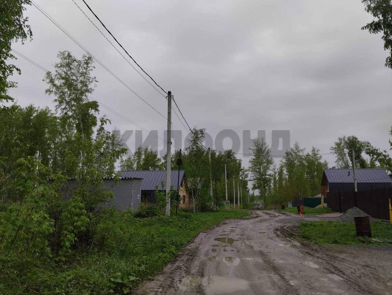 Продам земельный участок 800 м.кв.