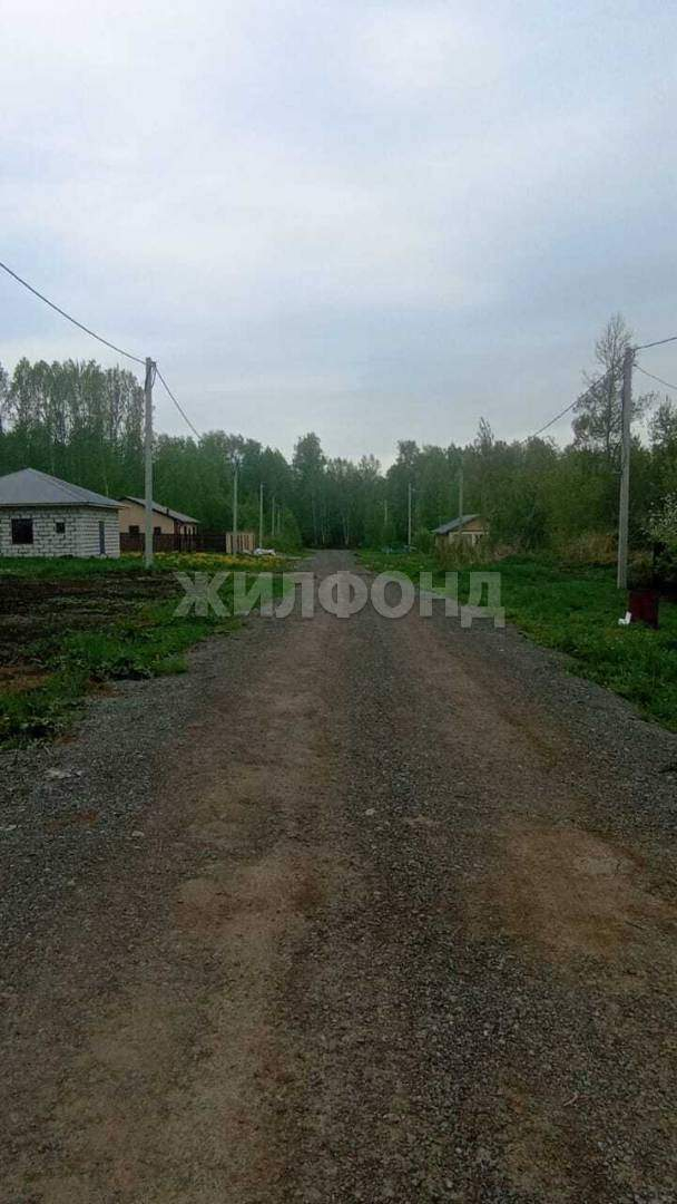 Продам земельный участок 812 м.кв.