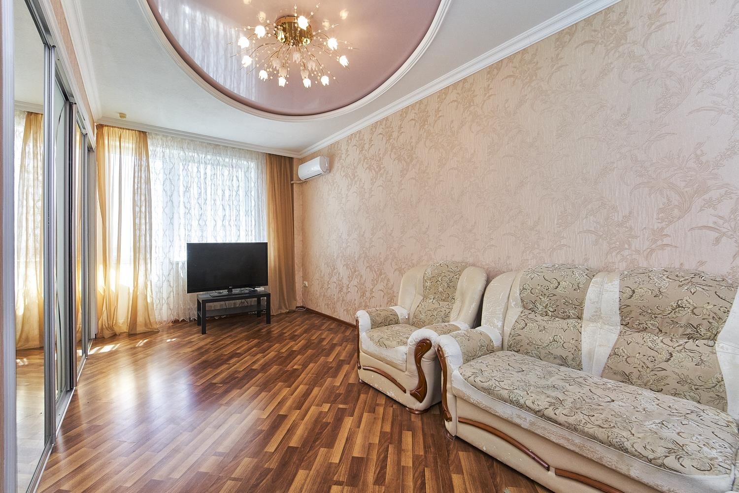 Квартира в аренду в Краснодаре, им. Яна Полуяна улица, 39 фото №3