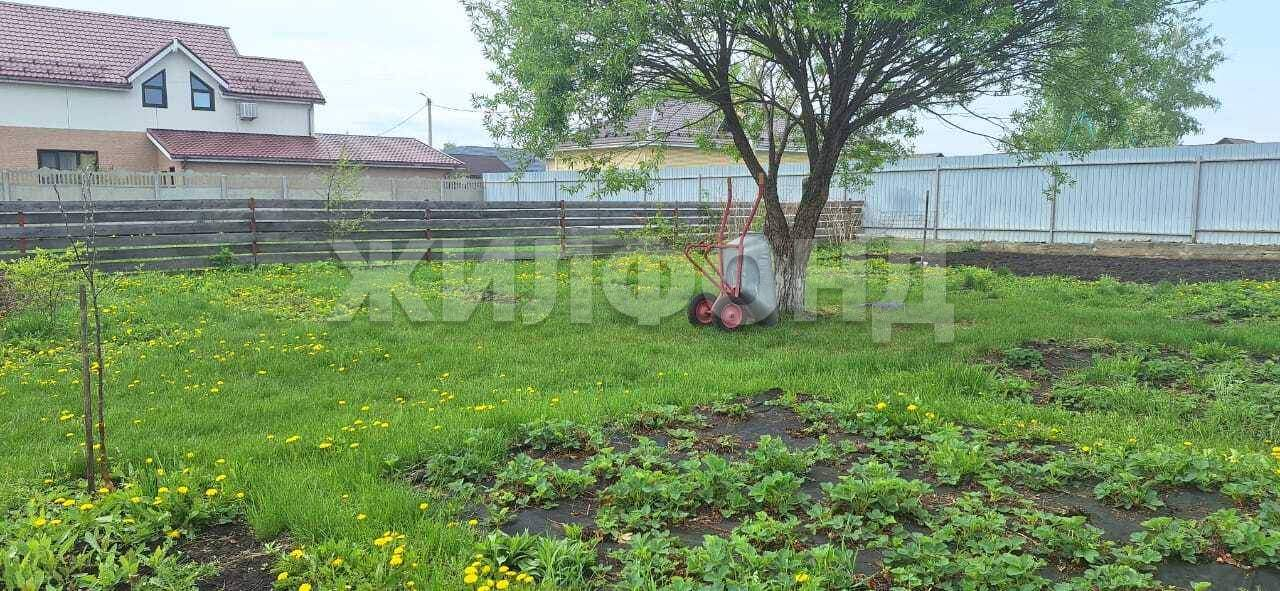 Продам земельный участок 1049 м.кв.