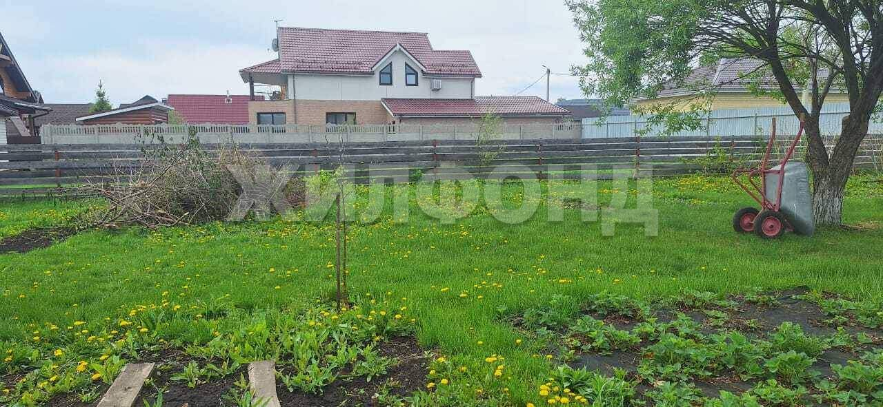 Продам земельный участок 1049 м.кв.