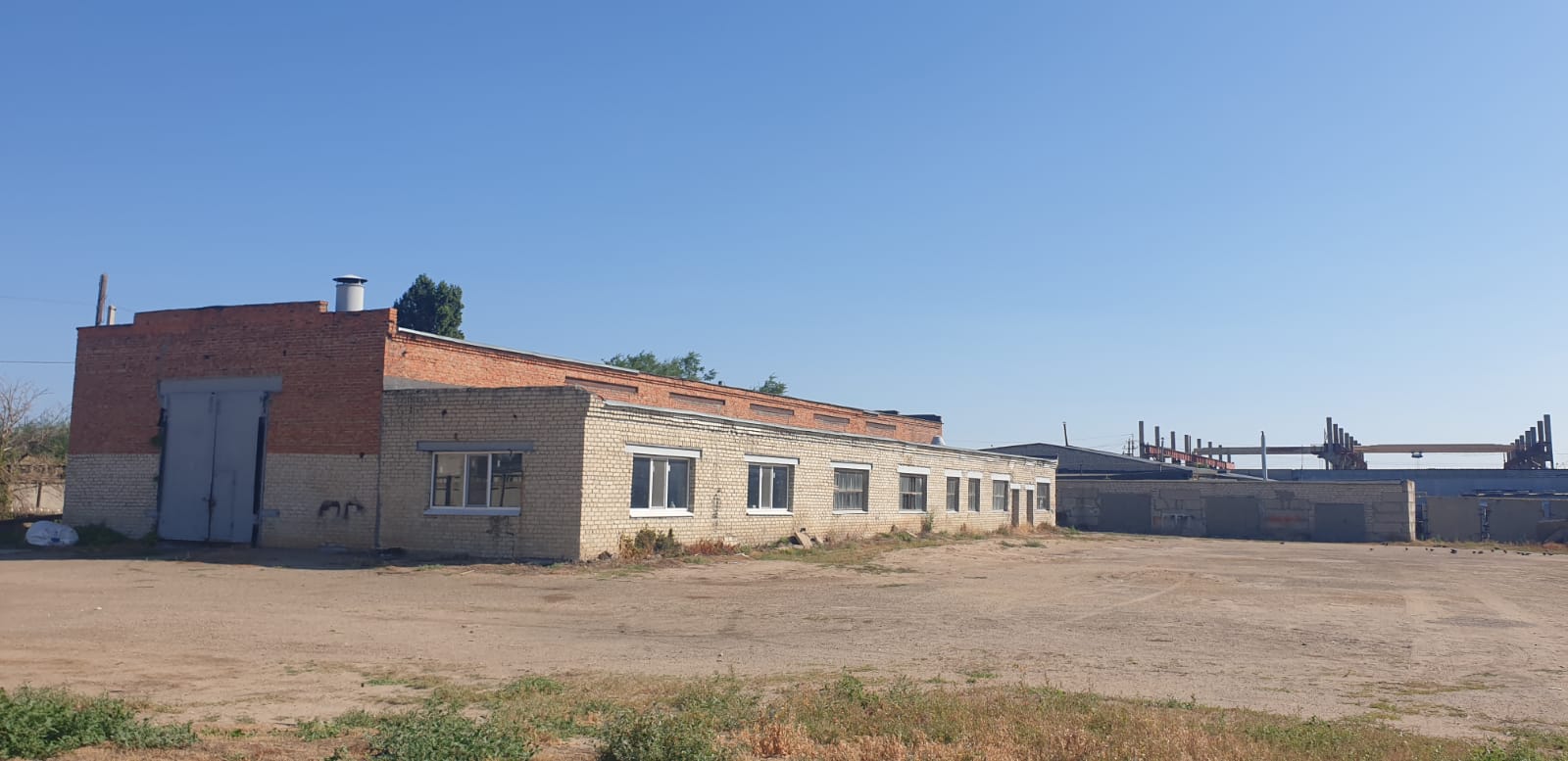 Продам торговое помещение 3004.7 м.кв.