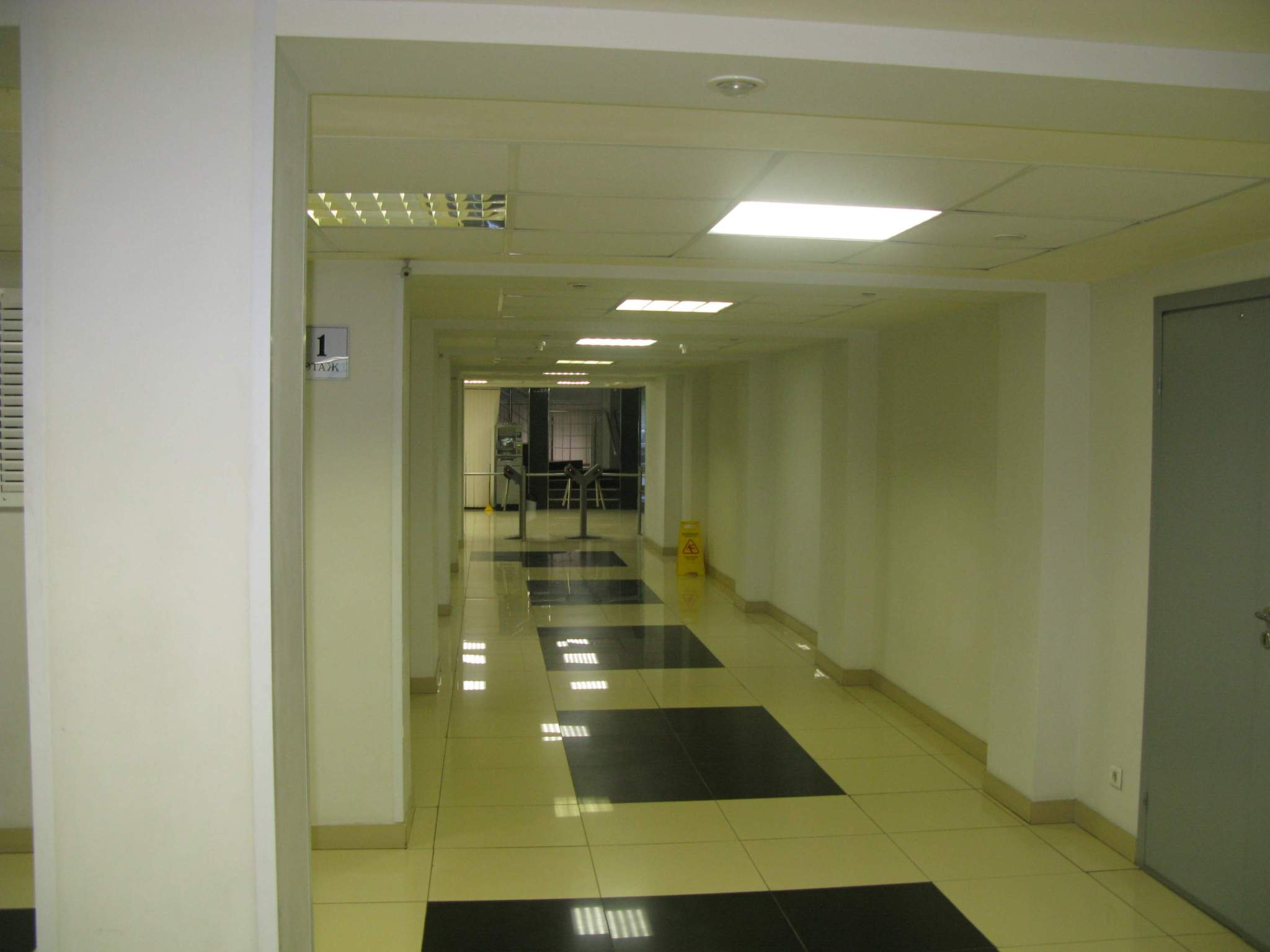 Продам торговое помещение 11842.9 м.кв.