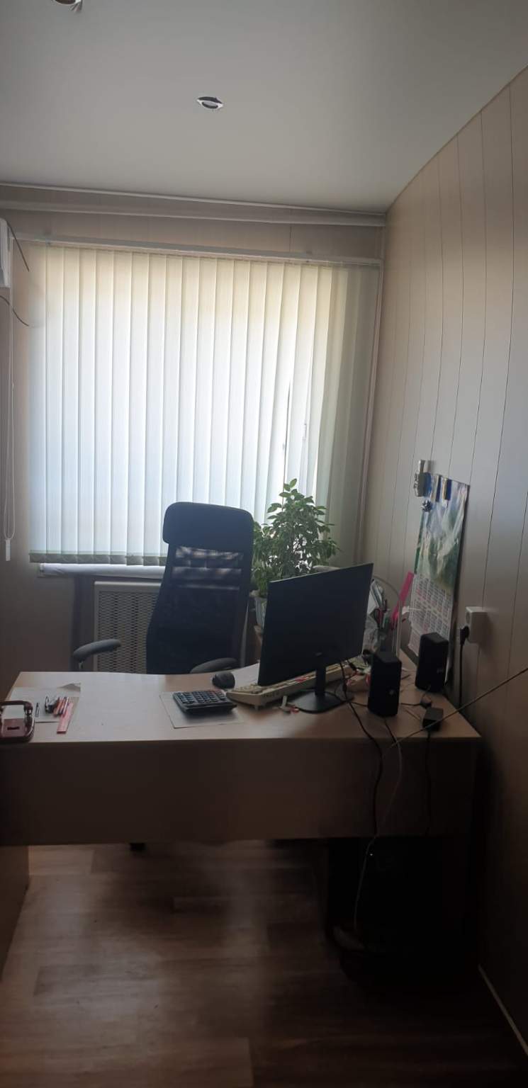 Продам торговое помещение 3004.7 м.кв.