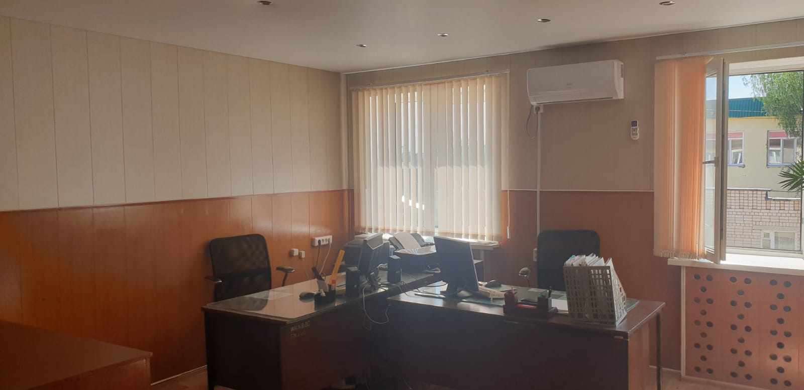 Продам торговое помещение 3004.7 м.кв.