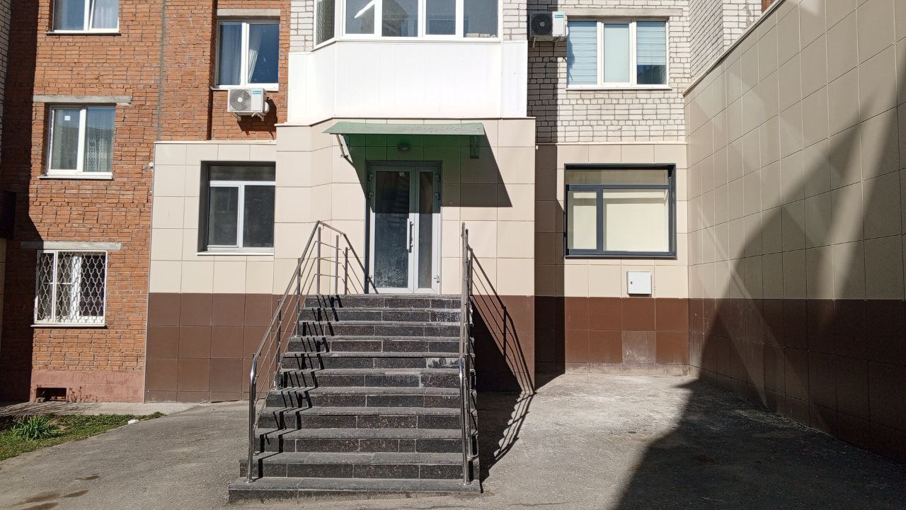 Помещение свободного назначения на продажу в Чебоксаре, Гагарина Ю. улица, 27