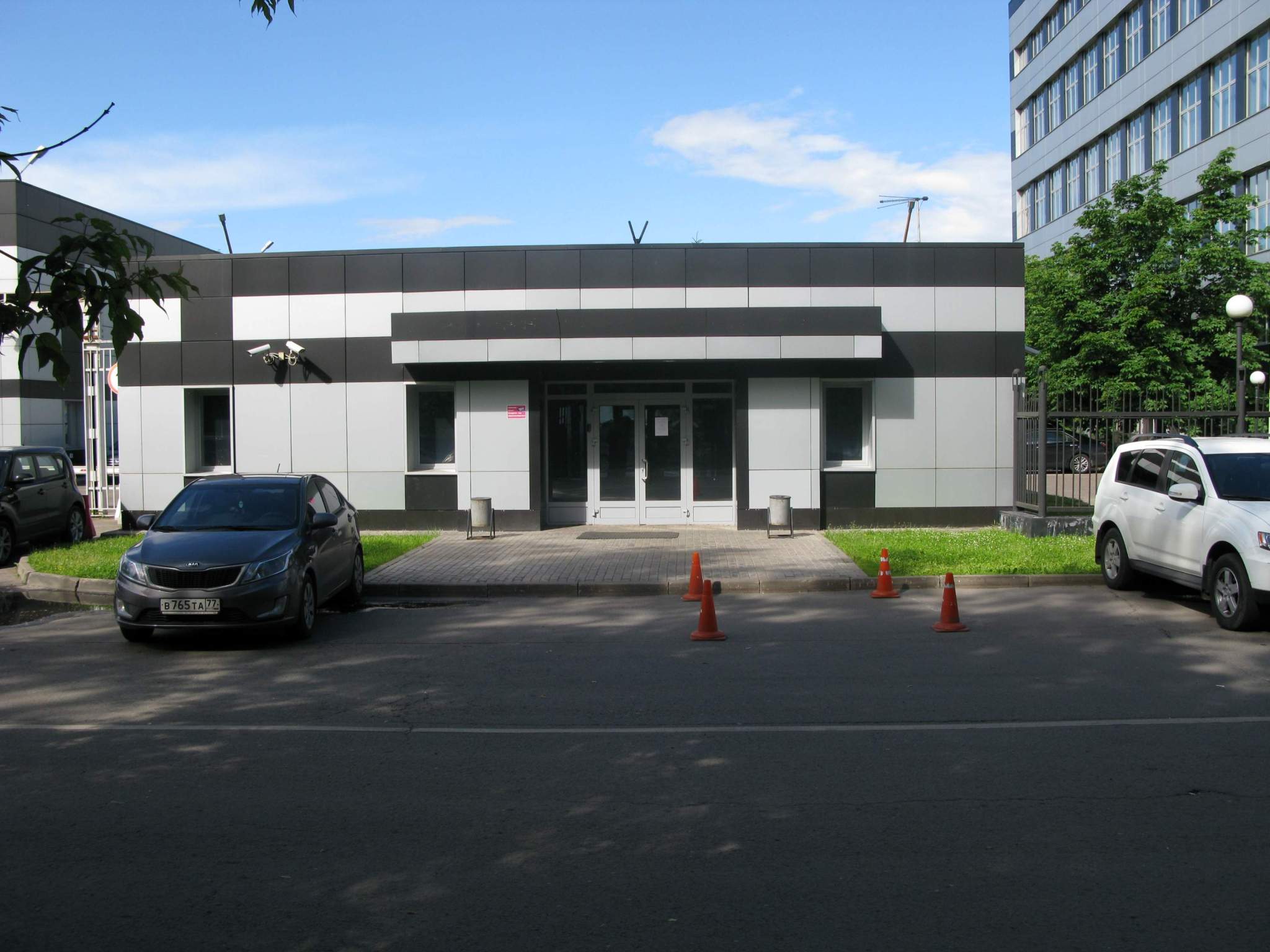 Продам торговое помещение 11842.9 м.кв.