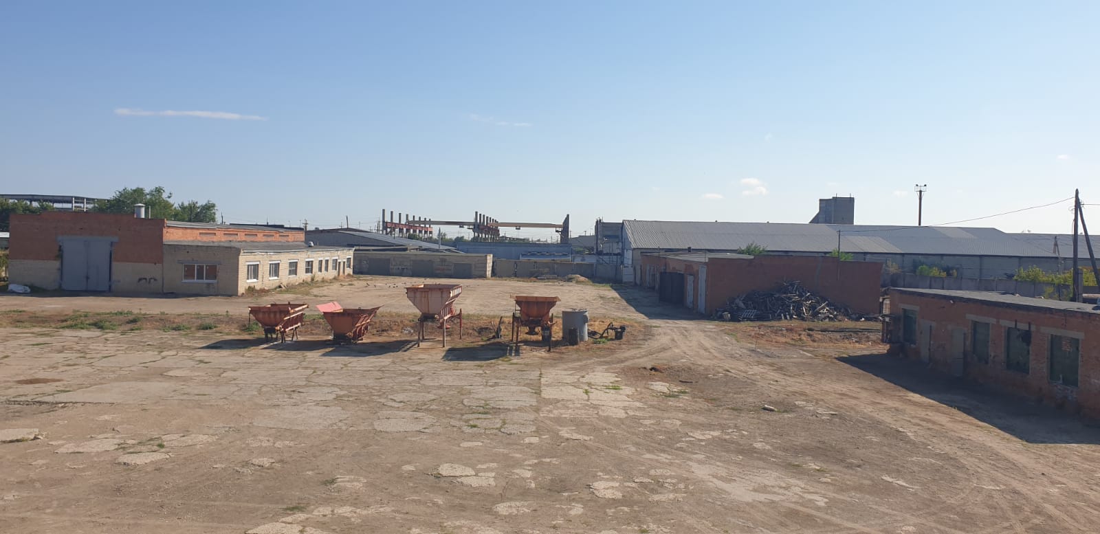Продам торговое помещение 3004.7 м.кв.