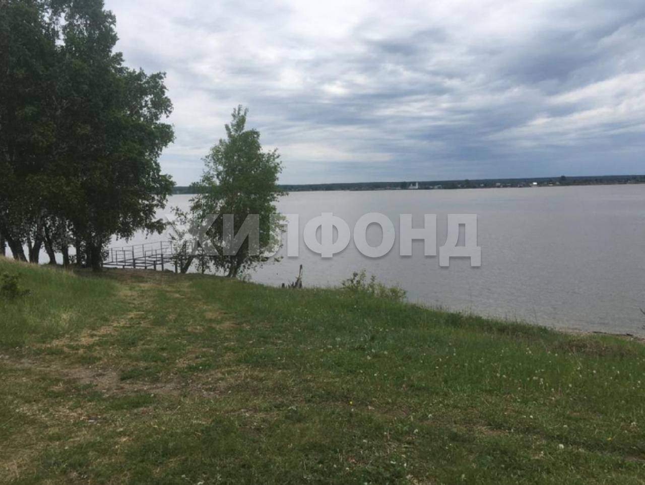 Продам земельный участок 1500 м.кв.